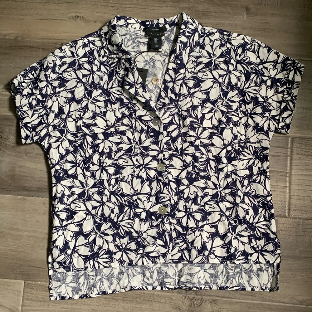 Tahari 100 % Linen Floral Print Short Sleeves Top.